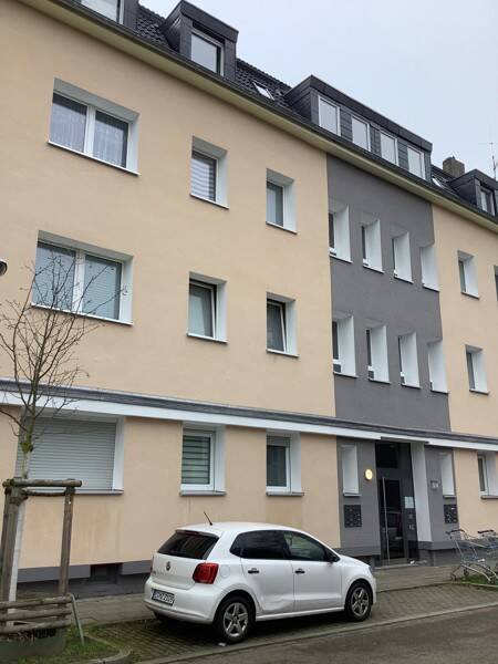 2,5-Zimmer Wohnung mit Loggia, voll renoviert!