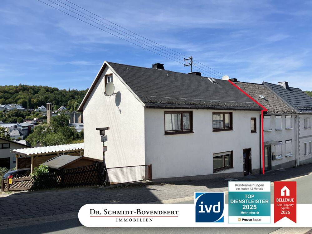 Klein, aber bald Dein? Renovierungsbedürftiges Reihenendhaus – zentral & mit Blick über Westerburg!, 56457 Westerburg