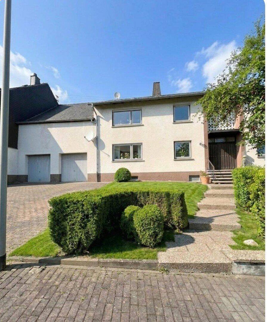 Reihenmittelhaus mit zwei Wohneinheiten EG/OG+ Dachgeschoss und Keller., 54472 Longkamp