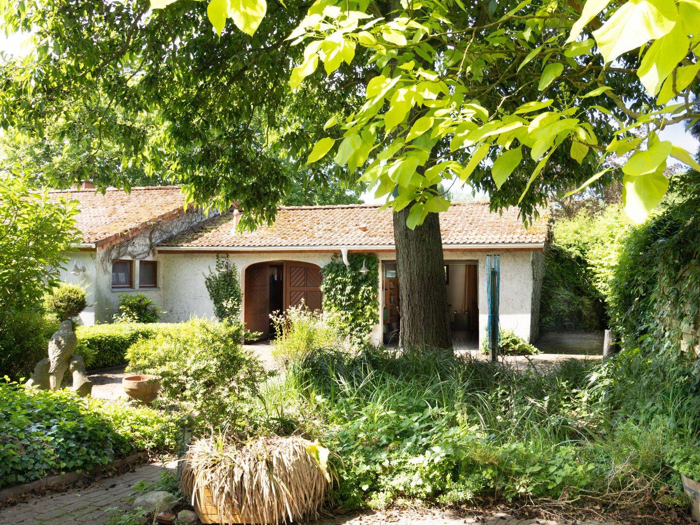 Individueller Architektenbungalow mit Einliegerwohnung und vielseitigem Potenzial, 21481 Lauenburg/Elbe