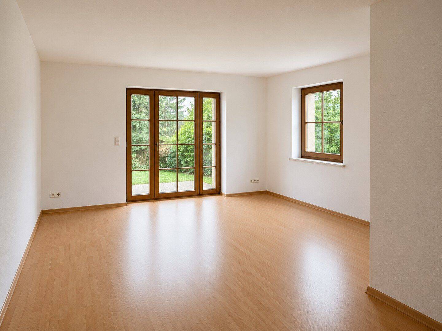 Helle 2-Raum Wohnung in ruhiger Lage mit Terrasse, 1156 Dresden