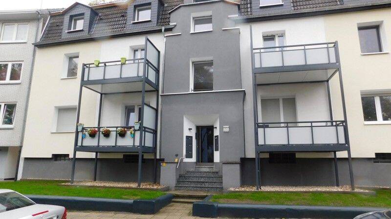 Modernisierung 2018! Großzügige 2-Zimmer-Wohnung , bald mit Balkon!