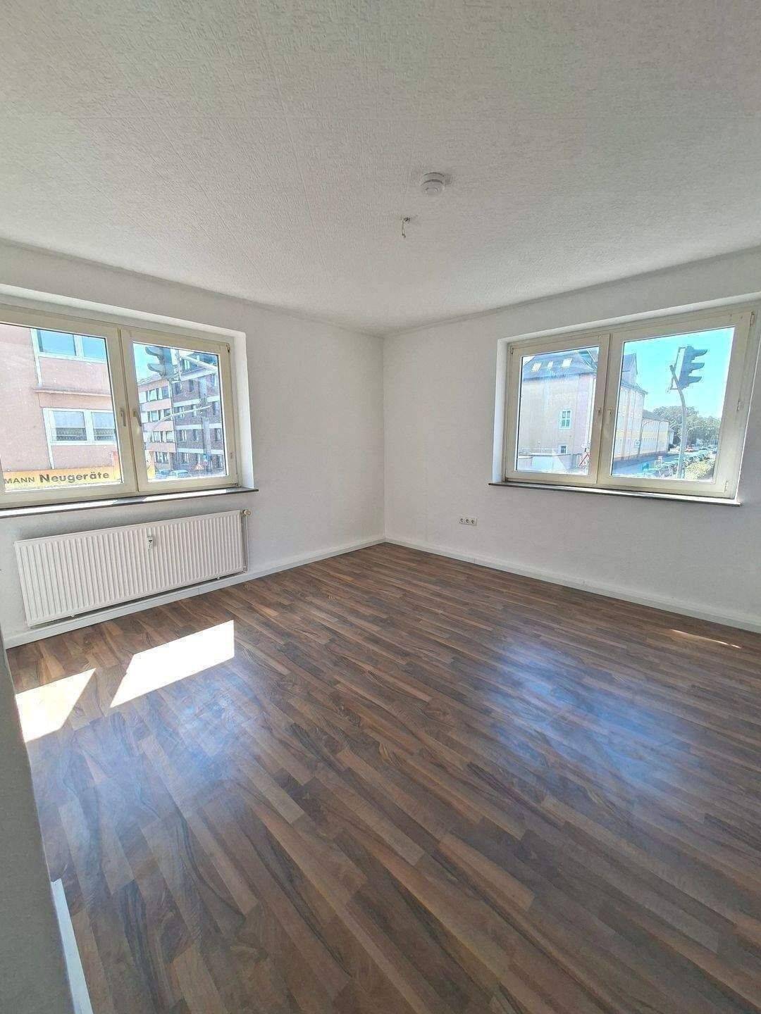 Duisburg – Wanheimerort *** renovierte, lichtdurchfutete 2 Zi.Whg., 47055 Duisburg (Neudorf-Süd Wanheim-Angerhausen Wanheimerort)