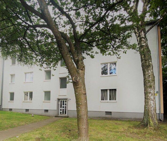 Zentral, preiswert, renoviert & sofort bezugsfertig! Gut geschnittene 2,5 Zimmer-Wohnung