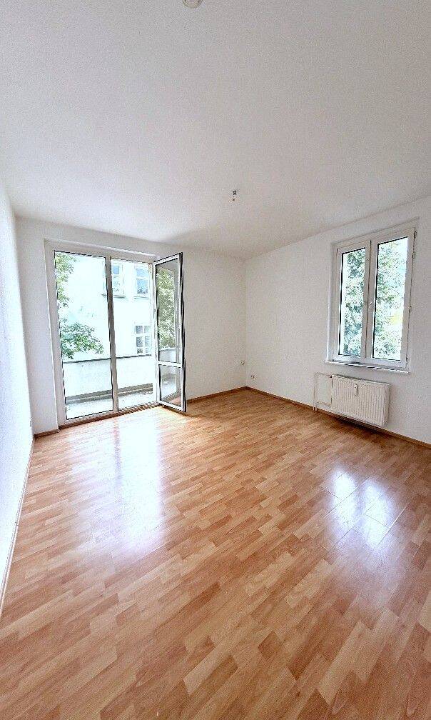 Bezugsfrei! Ruhige und helle 2-Zimmer-Wohnung mit Balkon – nahe Langer See u. Grünauer Forst, 12527 Berlin (Treptow-Köpenick Grünau Karolinenhof Schmöckwitz)