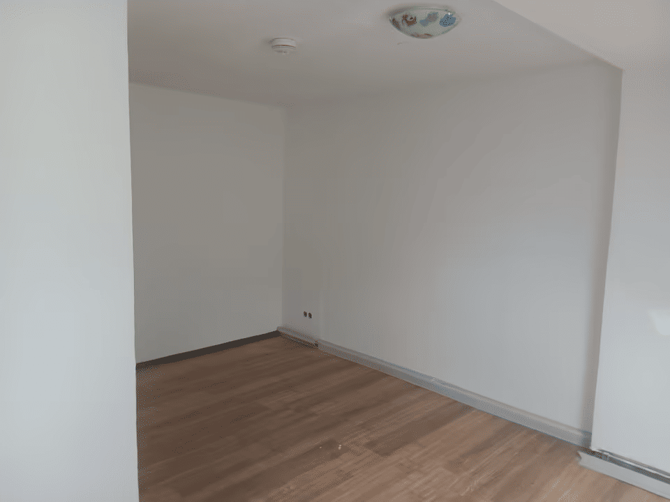 Charmante 4-Raum-Wohnung im Dachgeschoss, 7546 Gera