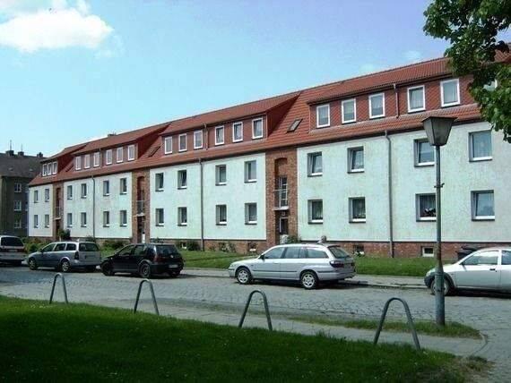 Kleine gemütliche DG-Wohnung mit Tageslichtbad mit Dusche, 18437 Stralsund