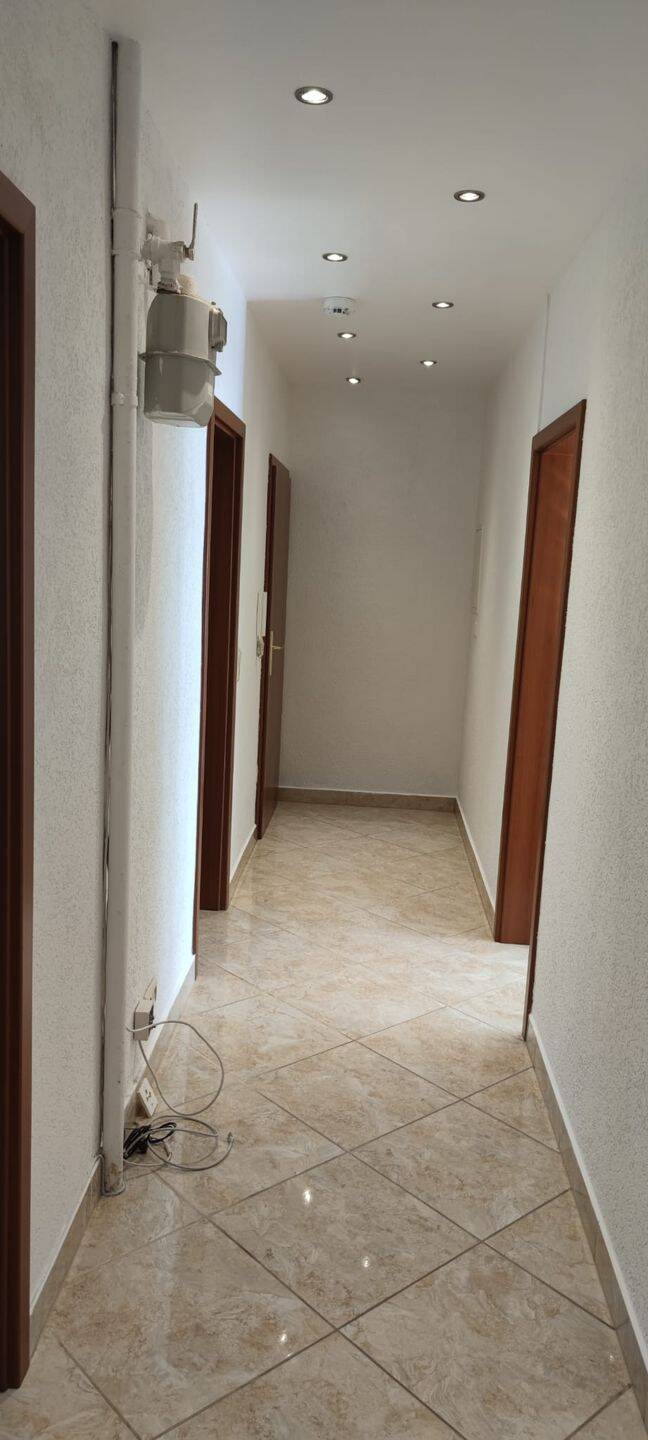 Sanierte 2,5 Zimmer (ehemalige 3 Zimmer Wohnung) zu vermieten., 90459 Nürnberg
