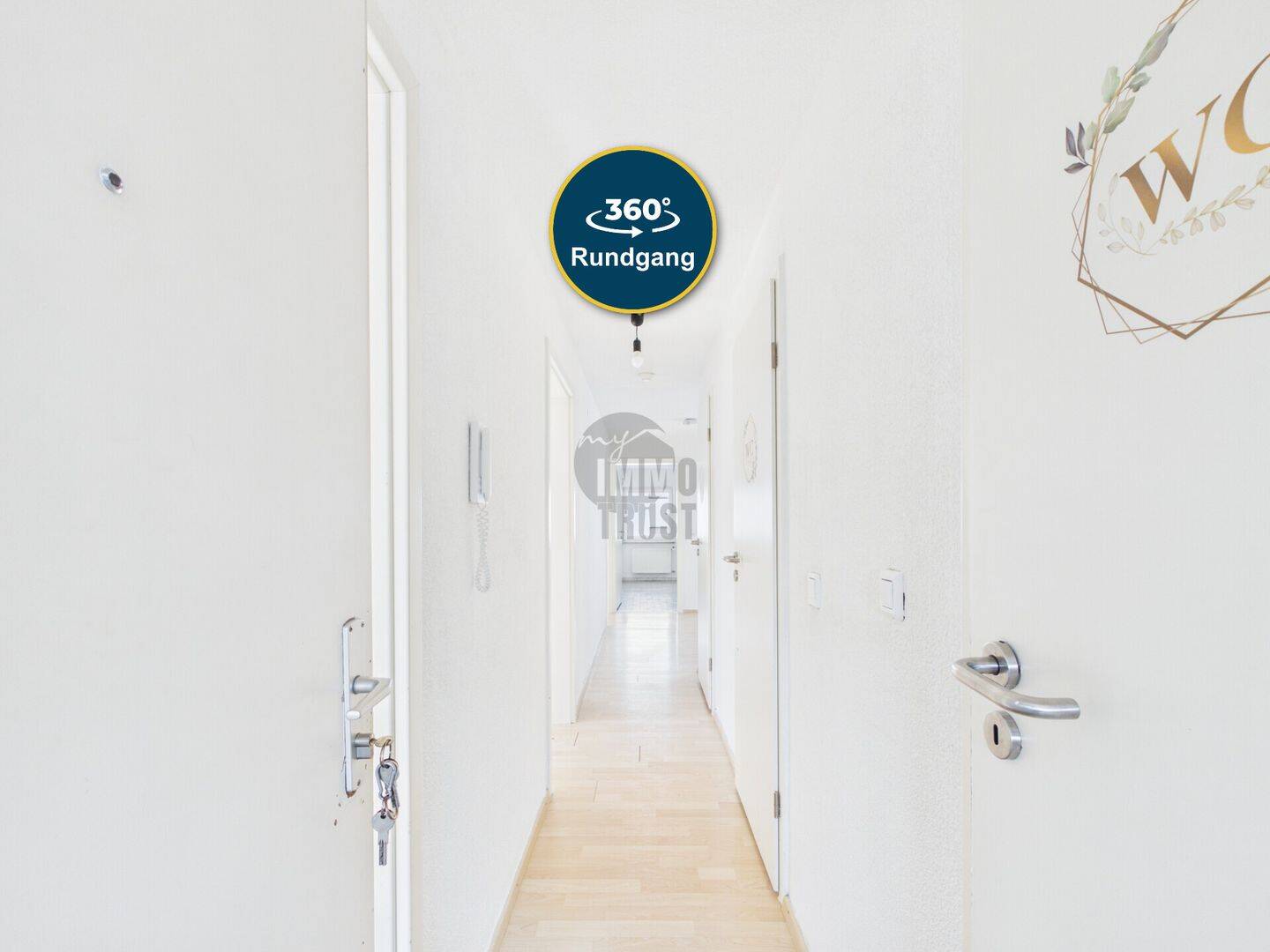 CHARMANTE DACHGESCHOSSWOHNUNG MIT ZWEI BALKONEN, 71696 Möglingen