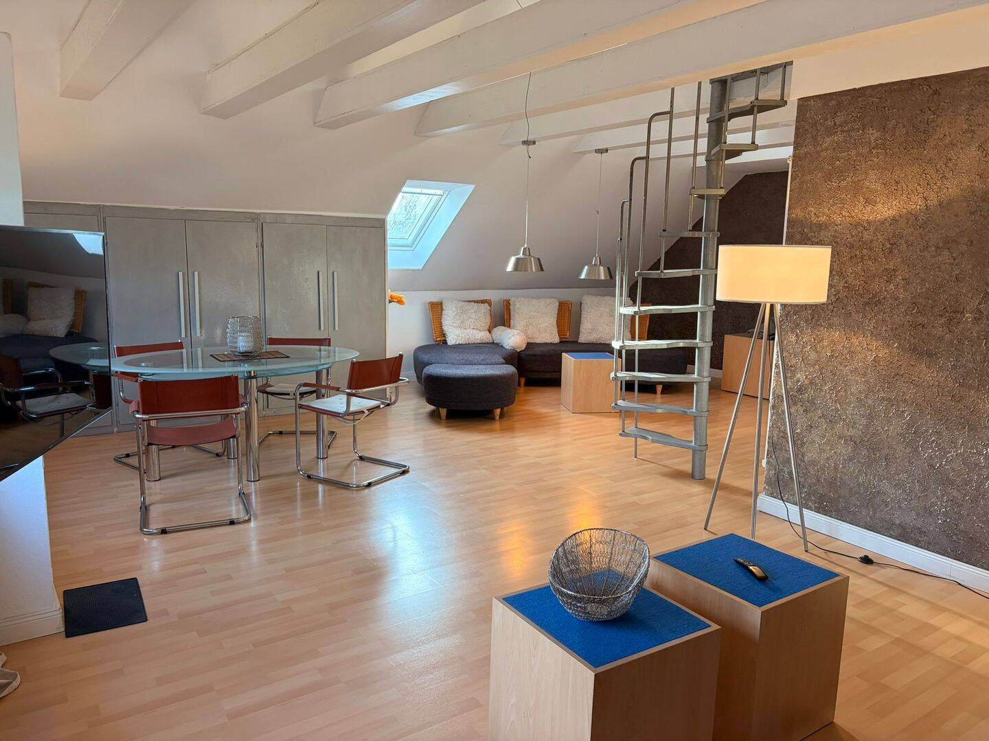 Tolle Maisonette Wohnung (114qm) / eigener Garten (100qm) / Optional möbliert zu vermieten, 26316 Varel