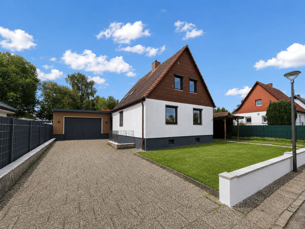 Freistehendes Einfamilienhaus in Homburg – hochwertig modernisiert, mit Anbau aus 2024 und großem, sonnigem Garten, 66424 Homburg