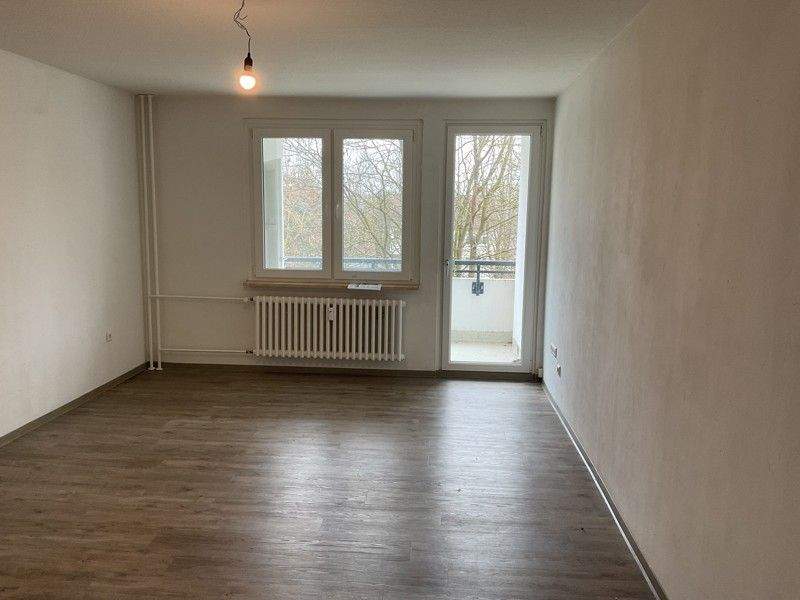 Sehr schöne 2-Zimmer Wohnung mit Balkon in Bielefeld Baumheide, 33609 Bielefeld (Baumheide Innenstadt Schildesche)