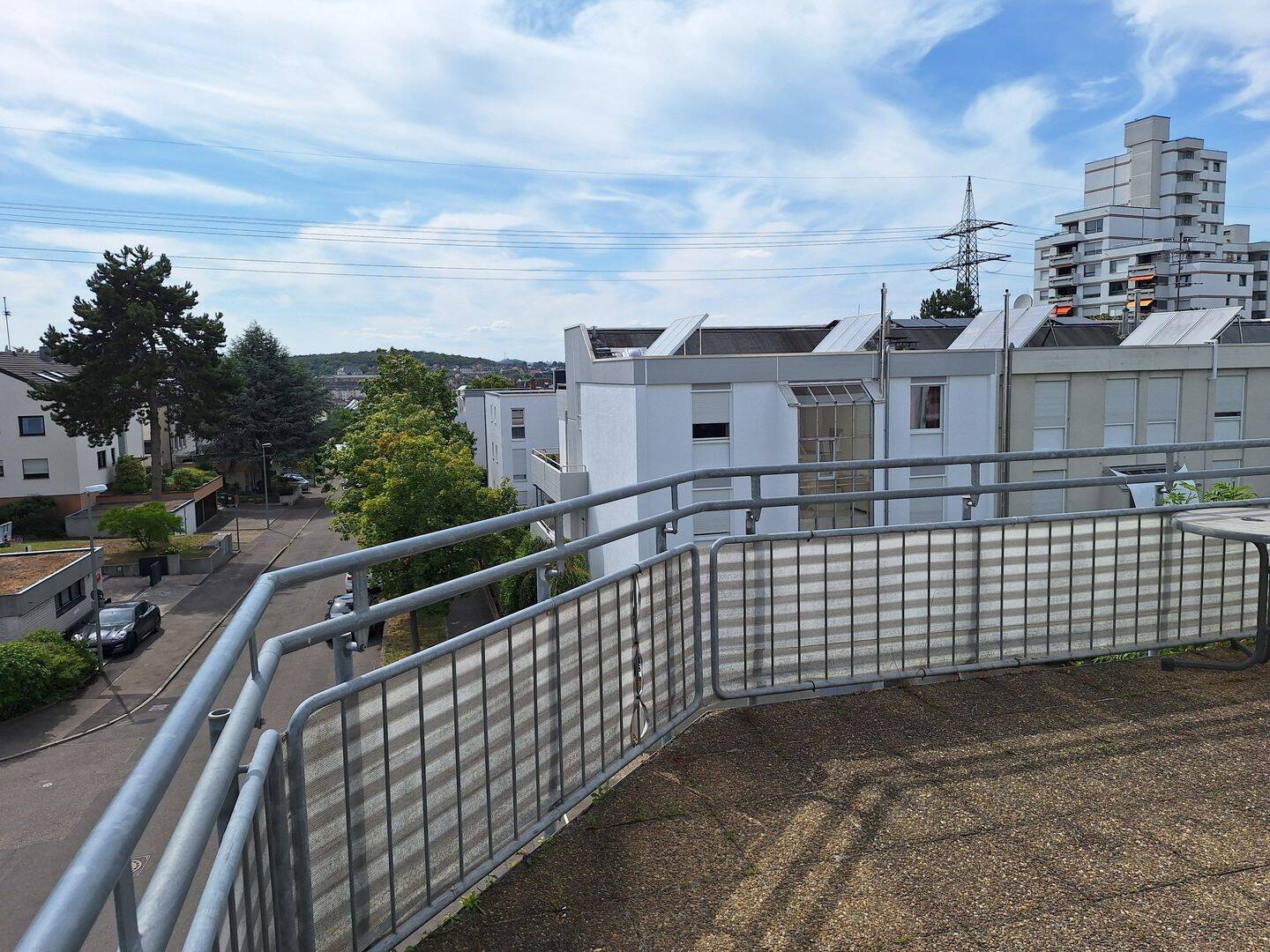 Stadtwohnung im Grünen mit toller Aussicht, 70435 Stuttgart (Stammheim Zuffenhausen)