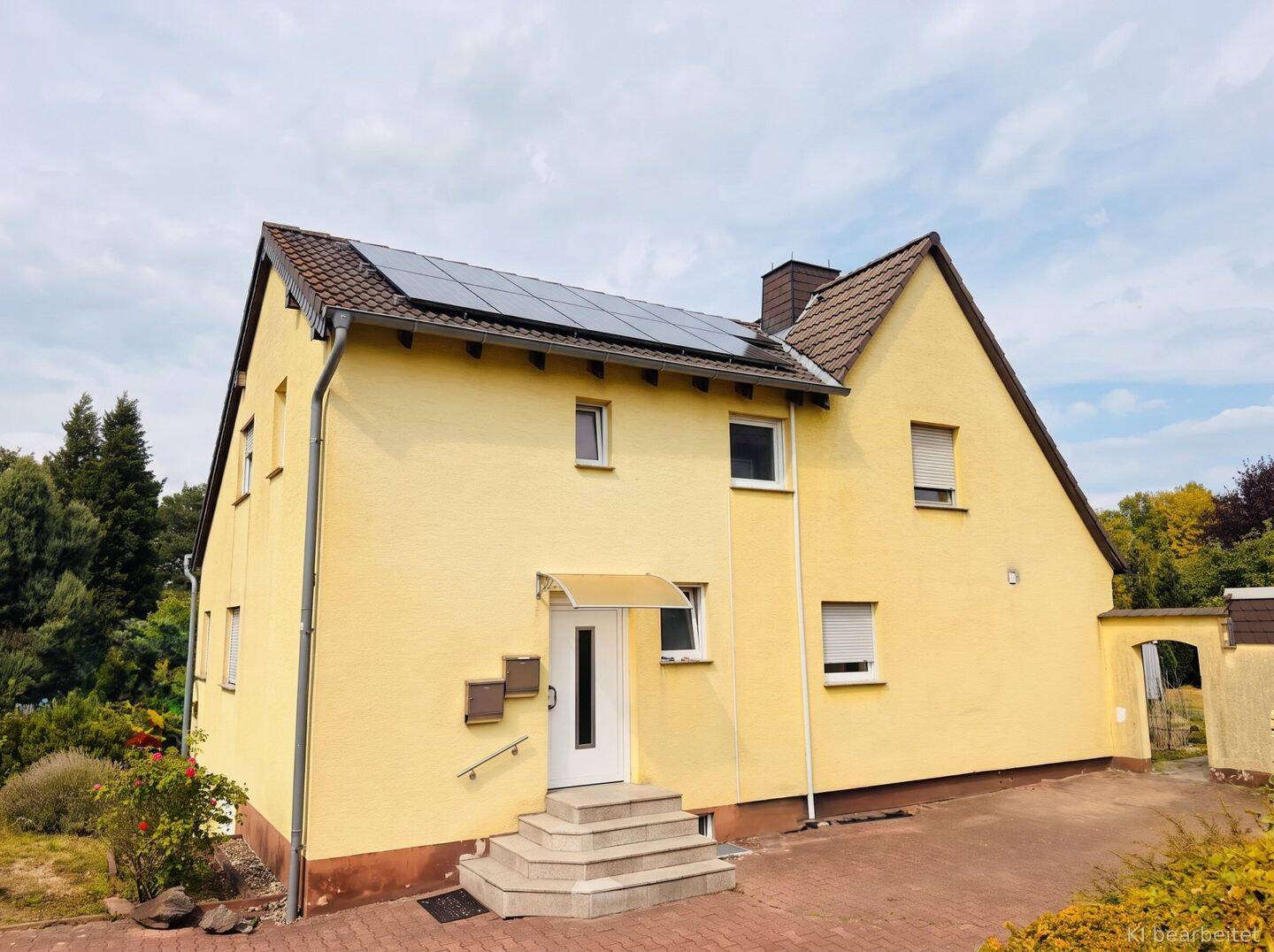 Doppelhaushälfte mit Photovoltaik-2 Wohneinheiten, Garten und Garage, 59427 Unna