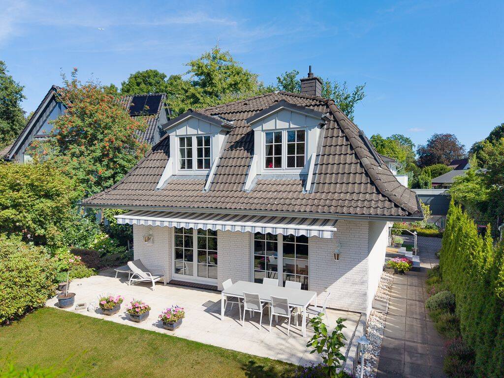 Stilvolles Einfamilienhaus in absolut ruhiger Wohnlage – hochwertig ausgestattet und bezugsbereit, 22393 Hamburg (Wandsbek Bramfeld Poppenbüttel Sasel Wellingsbüttel)
