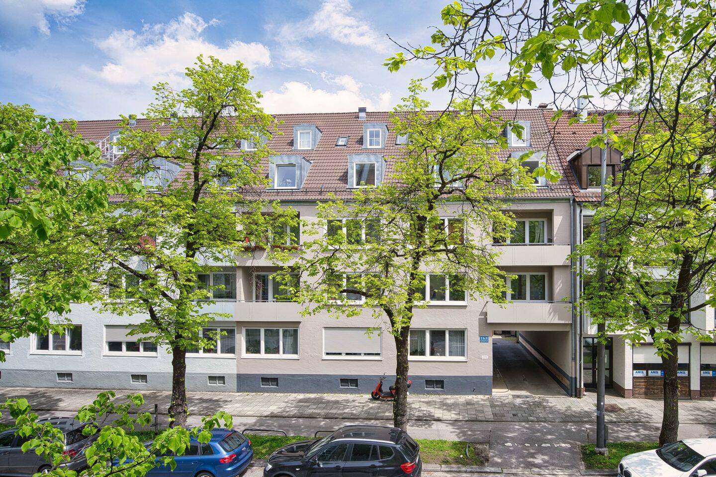 TOP ANLAGE! 3-ZKB mit 2 Balkonen – neues Dach, Dämmung, Heizung, Fenster!**Schwabing-West **, 80809 München (Milbertshofen-Am Hart Neuhausen-Nymphenburg Schwabing-West)