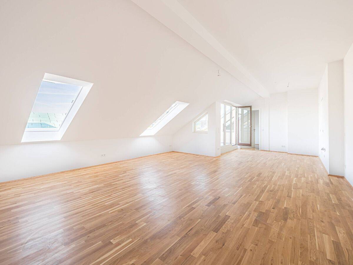 5 Zimmer auf 2 Ebenen inkl. TG Stellplatz und EBK: frei ab 1.1.27, 9111 Chemnitz (Altchemnitz Schloßchemnitz Zentrum)