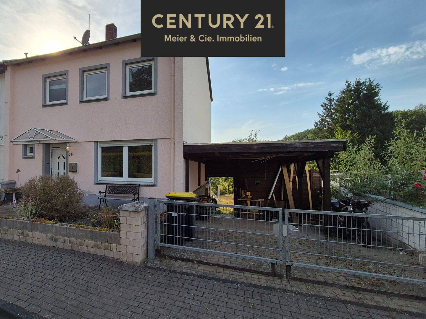 Heimbach/ Nähe Rursee – Doppelhaushälfte mit Sonnengarten & Carport, 52396 Heimbach