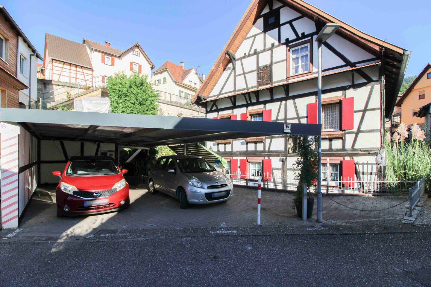 Historisches Fachwerkhaus in gutem gepflegten Zustand + 2 Carportstellplätze, 76596 Forbach