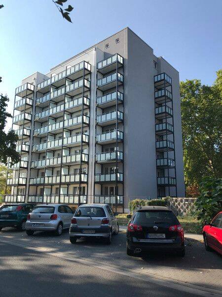 Umzug gefällig? – 1-Zimmerwohnung mit Einbauküche und Balkon, 65929 Frankfurt am Main (Höchst Schwanheim Unterliederbach)