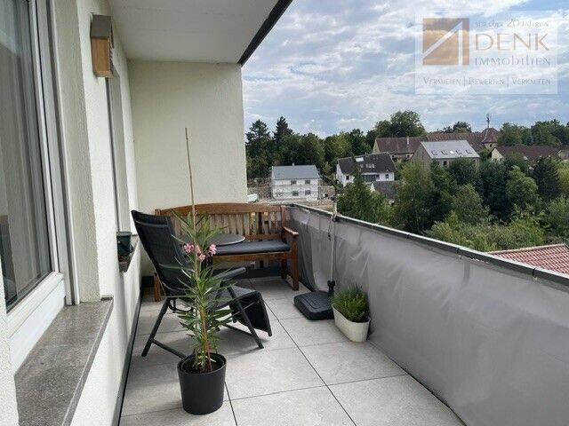 Hübsche 4 ZW. im 3. OG. mit großem Balkon in ruhiger Lage., 97318 Kitzingen