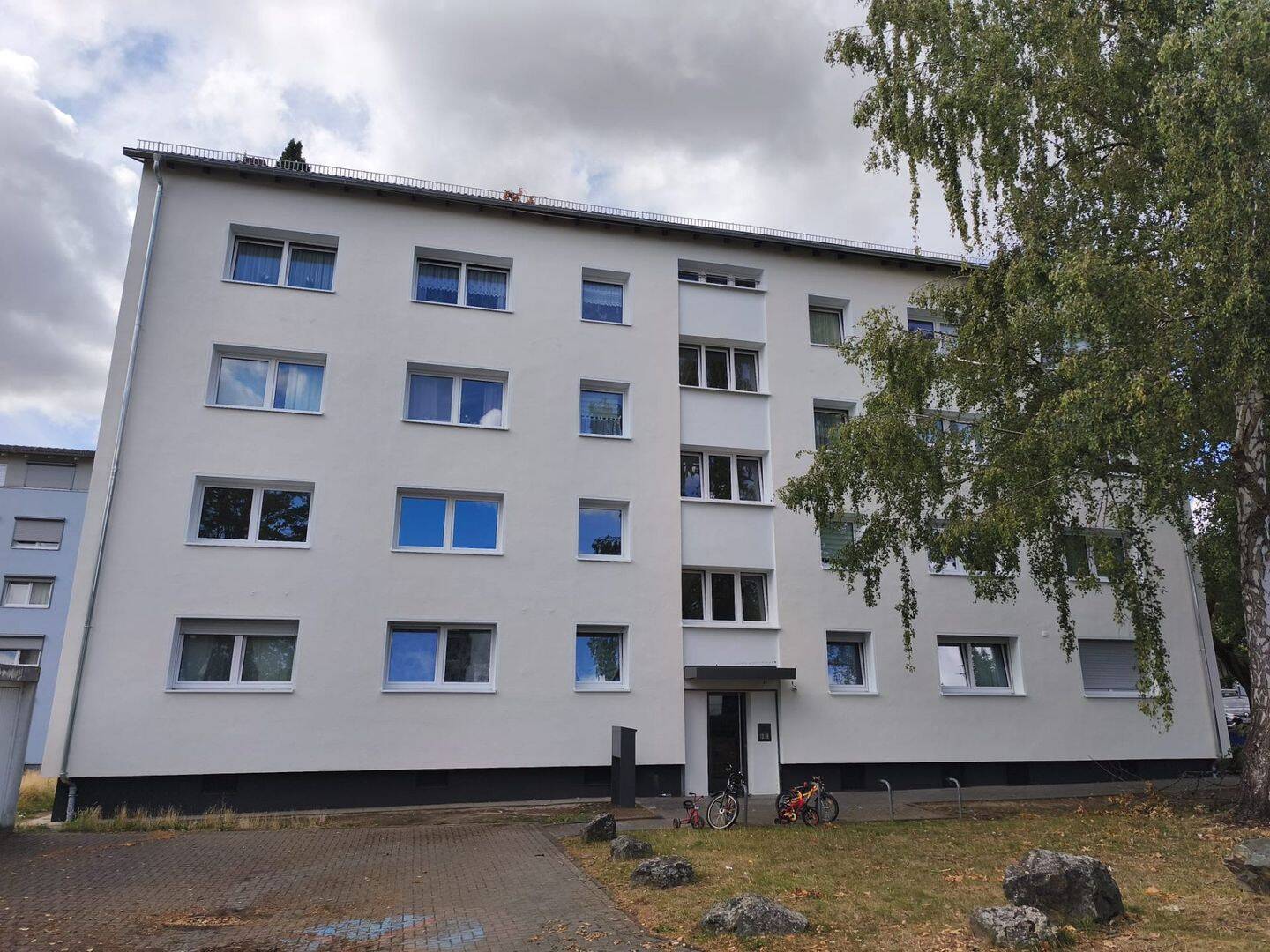 Erstbezug nach Sanierung – 4-Zimmer-Wohnung, 93 m³, 35396 Gießen
