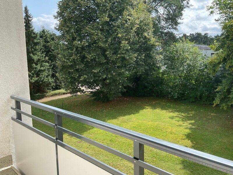 Endlich Zuhause: renovierte 3-Zimmer-Wohnung, 33689 Bielefeld (Dalbke Sennestadt)