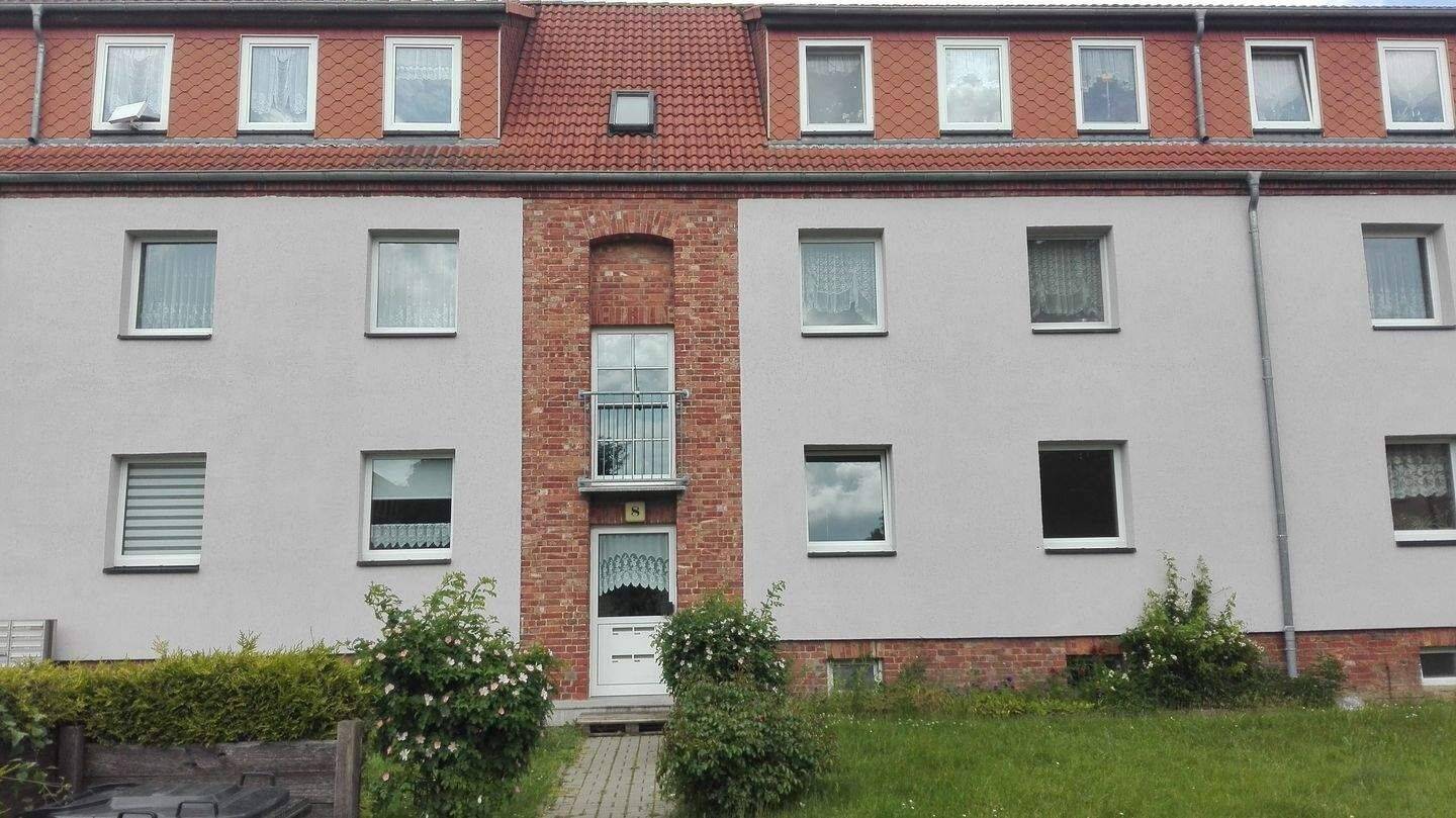 Frisch renovierte 3-Raum-EG-Wohnung mit Tageslichtbad m. Badewanne, 18437 Stralsund
