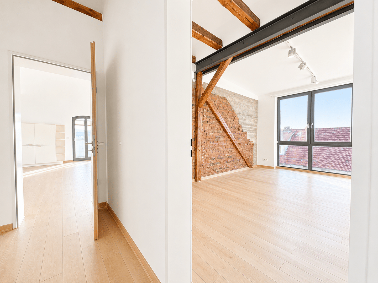 Erleben Sie 131 m² stilvollen Wohnkomfort mit traumhaftem Ausblick auf die Eschweger Altstadt., 37269 Eschwege