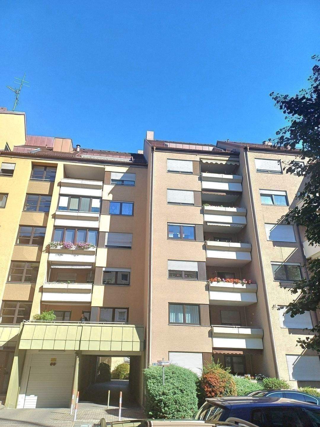 4-Zimmer-Wohnung mit TG-Stellplatz und bester Infrastruktur in ruhiger Südstadtlage, 90443 Nürnberg