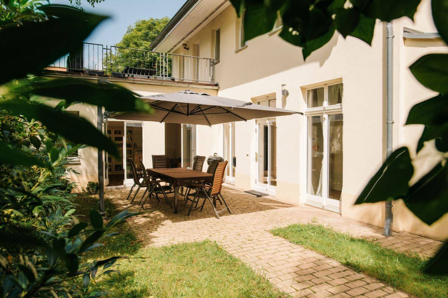 A House Within a House. Historic Coach House with a Distinctive Living Experience in Babelsberg., 14482 Potsdam (Babelsberg Nord Babelsberg Süd Klein Glienicke)