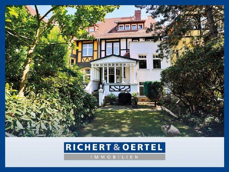 Stilvolle Villa mit hochwertiger Gesamtausstattung und Tiefgarage