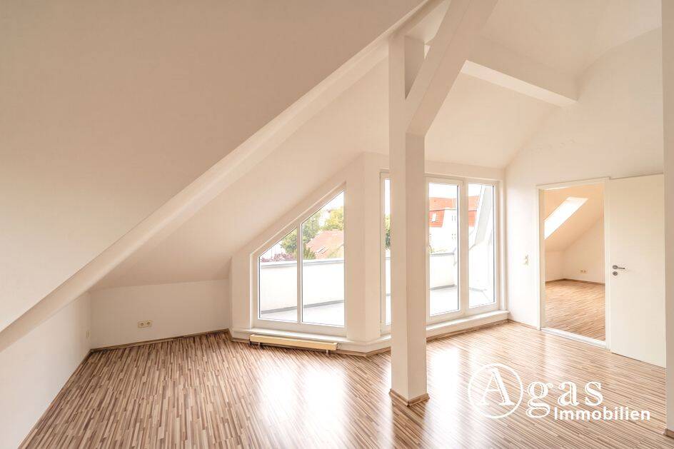 Traumhafte Dachgeschosswohnung mit Altbau-Flair & Terrasse im Prinzenviertel, 10318 Berlin (Treptow-Köpenick)
