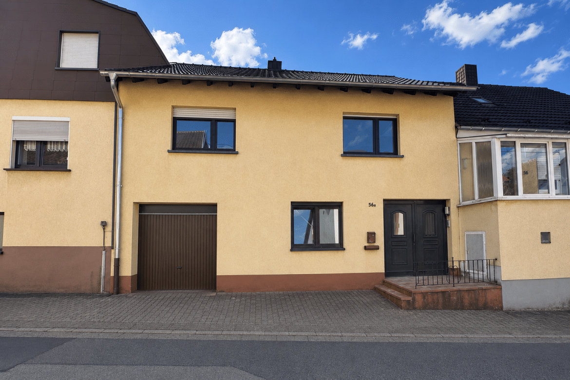 Erstbezug nach hochwertiger Kernsanierung: Modernes Reihenmittelhaus mit 140 m² Wohnfläche, 66557 Illingen