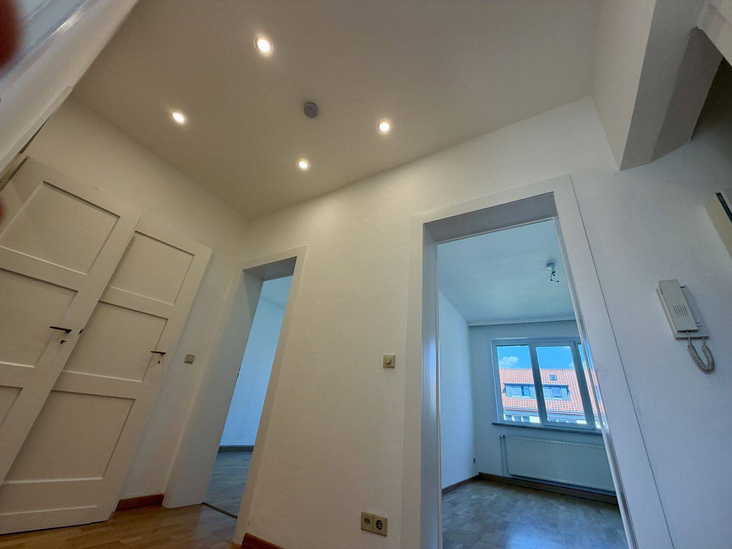 Wunderschöne, strahlend helle 3-Zimmer Wohnung mit Loggia in Groß Buchholz, 30655 Hannover