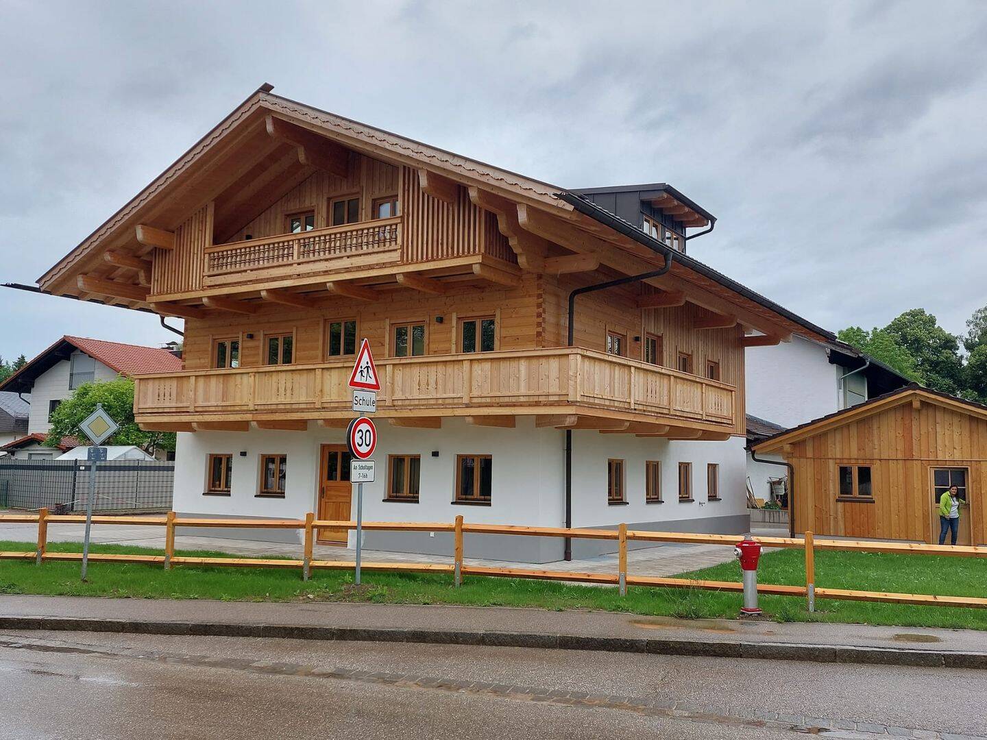 Helle, zentral gelegene 4-Zimmer Wohnung mit großem Balkon, 83236 Übersee