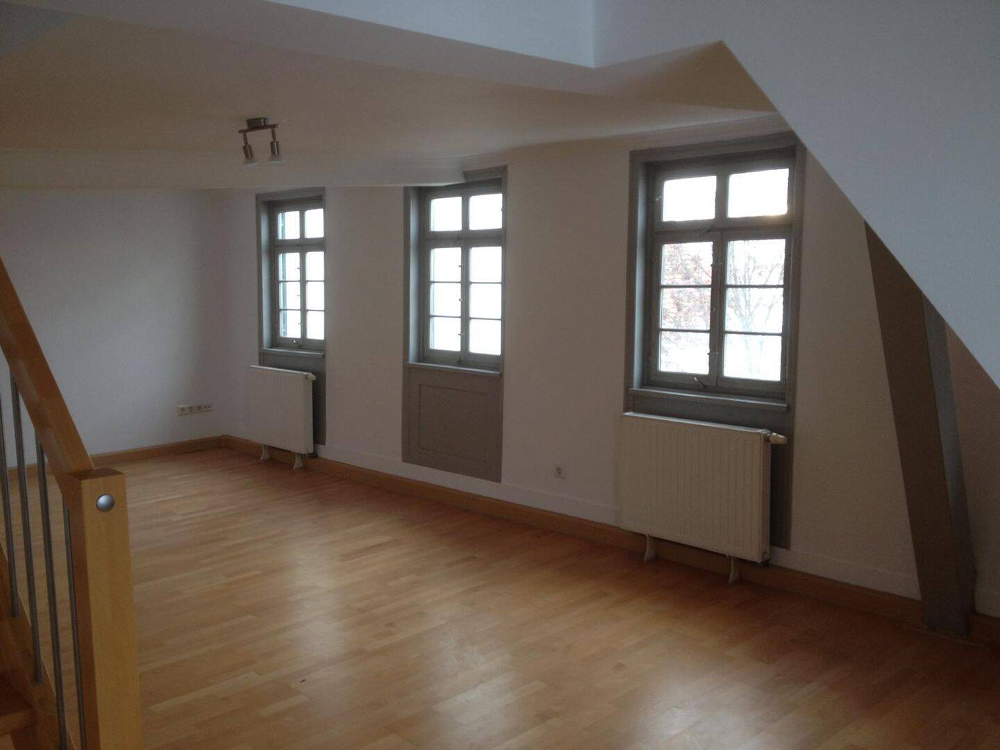 Großzügige 4-Zimmer-Maisonette mit Dachloggia & EBK im Zentrum von Holzgerlingen, 71088 Holzgerlingen