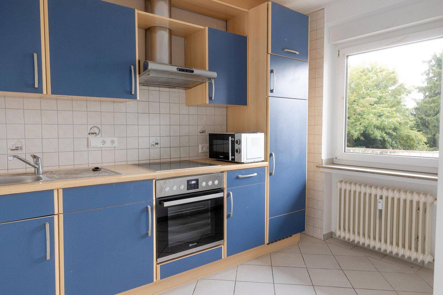Frisch renoviert: Helle 3-Zimmer-Wohnung mit Aufzug und Loggia in Heinsberg-Oberbruch, 52525 Heinsberg