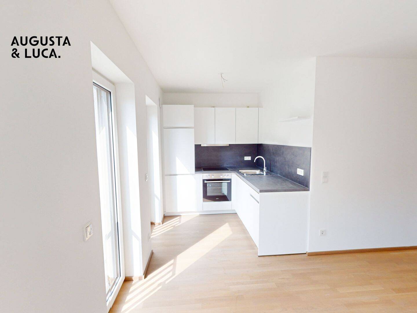 Stilvolle 2-Zimmer Wohnung mit großzügiger Terrasse und EBK, 86150 Augsburg (Innenstadt)