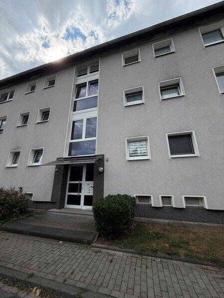 Mitten drin statt nur dabei: praktische 4,5-Zimmer-Wohnung, 45327 Essen (Katernberg Stoppenberg)