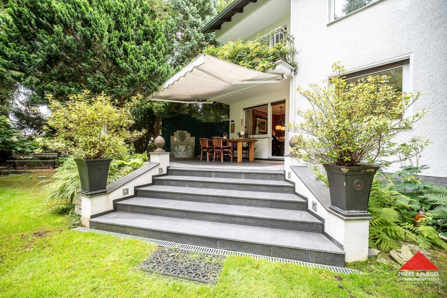 Eleganz im Grünen: Stilvolles Einfamilienhaus mit privatem Rückzugsort, 44388 Dortmund