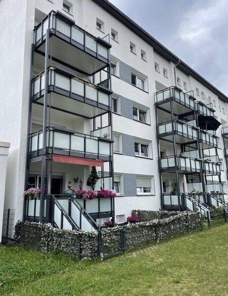 Einzug kurzfristig möglich!!! sehr schöne 2,5-Zi.-Wohnung mit Balkon