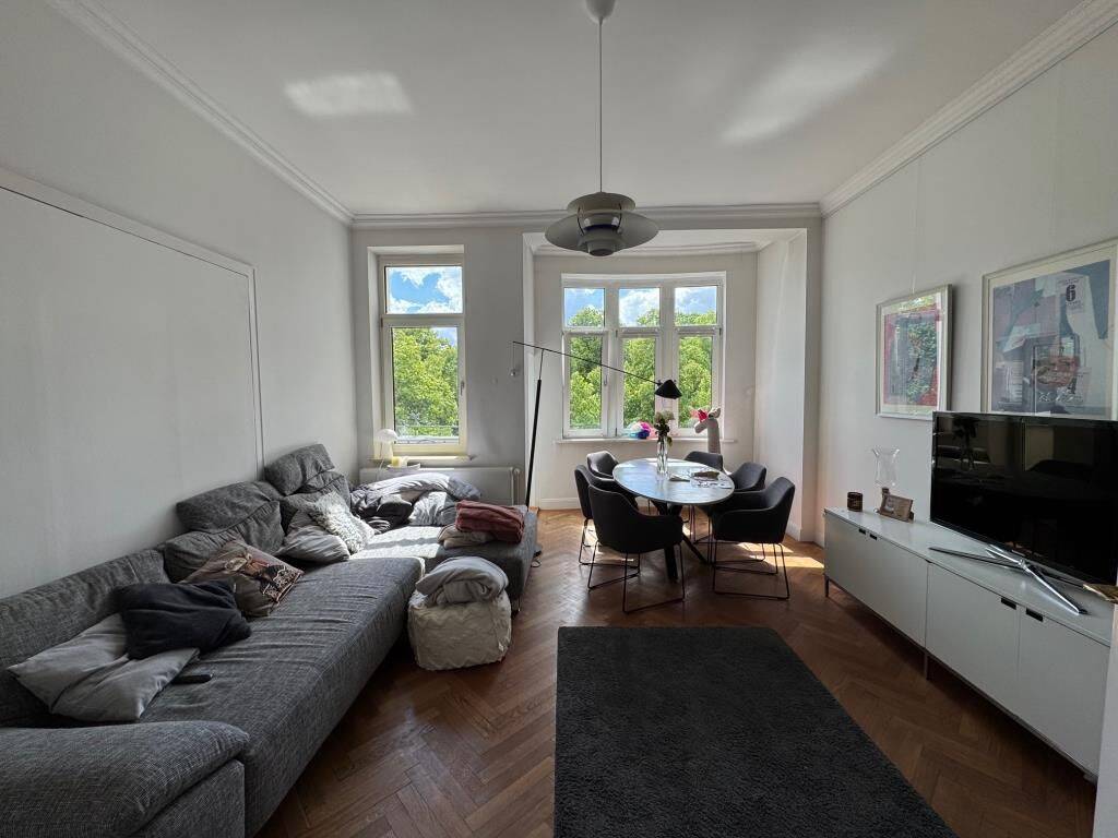 „Altbauklassiker in Bestlage der Südstadt – 105 m², Fischgrätparkett, Terrazzoboden und zwei Balkone mit Grünblick“, 30173 Hannover