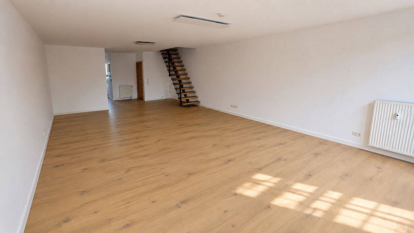 Großzügige 125 m² Maisonette im Bauhausstil – Loggia mit Weitblick – bezugsfrei ab sofort, 52080 Aachen
