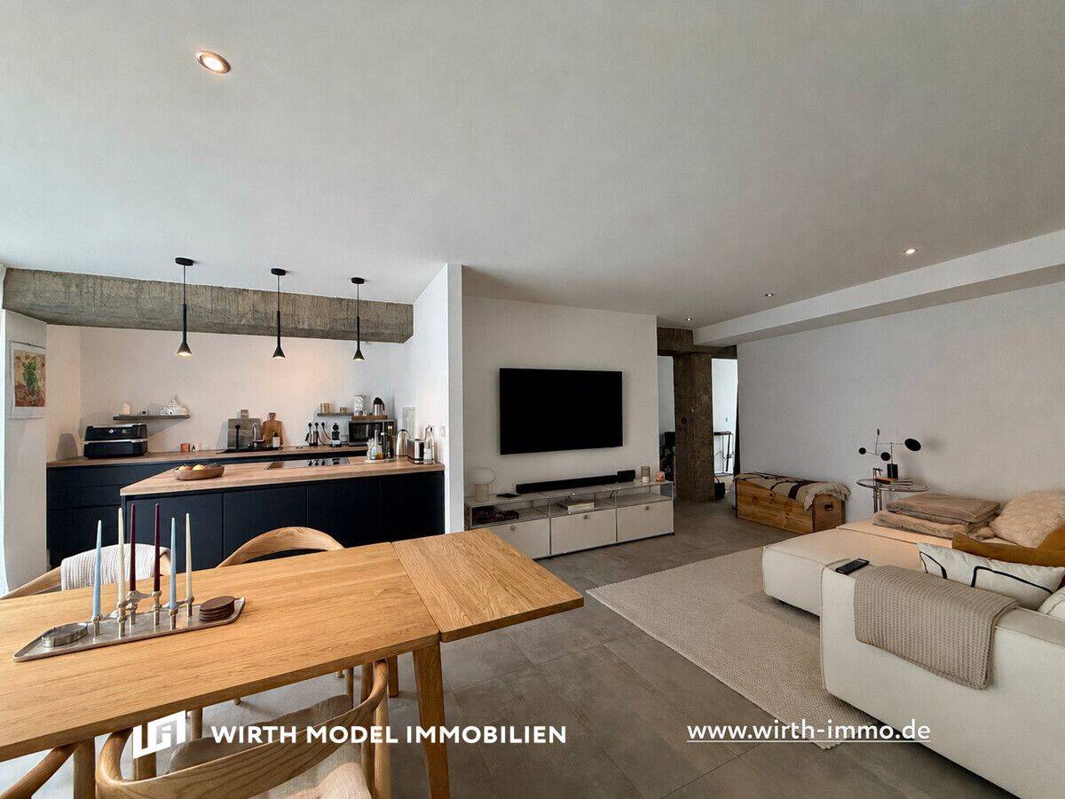 Stylische Drei-Zimmer-Loftwohnung in zentraler Innenstadtlage mit Stellplätzen, 97421 Schweinfurt