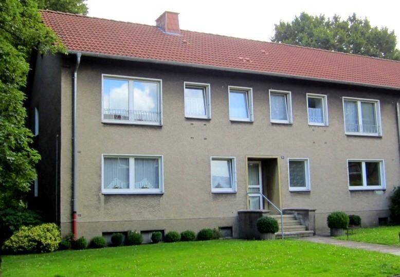 Bald verfügbar! Renovierte 2-Raum Wohnung im 1. OG