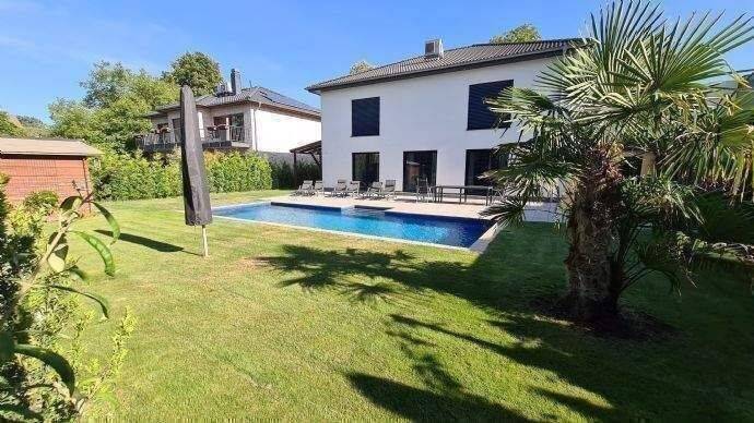 Provisionsfrei, Möblierte, moderne Stadtvilla mit Pool in ruhiger Lage mit Garage mitten in Köpenick