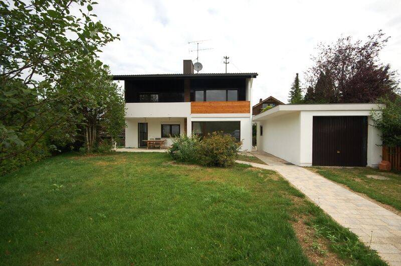 Liebevoll kernsaniertes Einfamilienhaus mit viel Platz und besonderem Wohnkomfort, 82054 Sauerlach