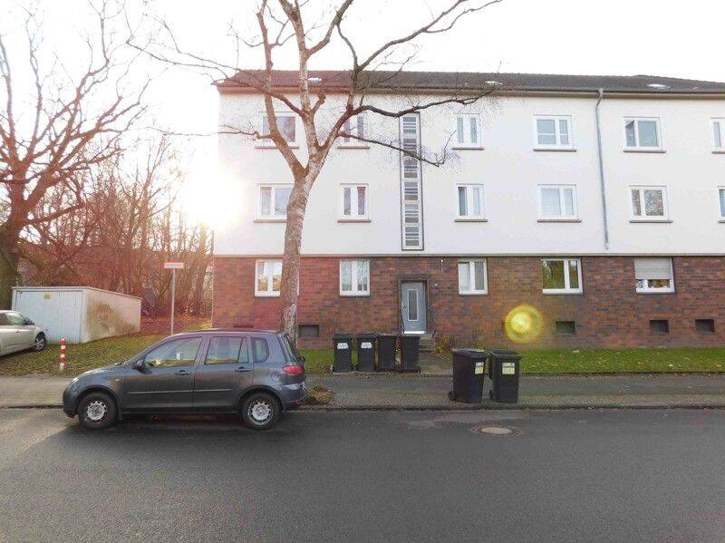 Achtung! Tolle 2-Zimmer-Wohnung mit Balkon inkl. Boden und Tapeten!
