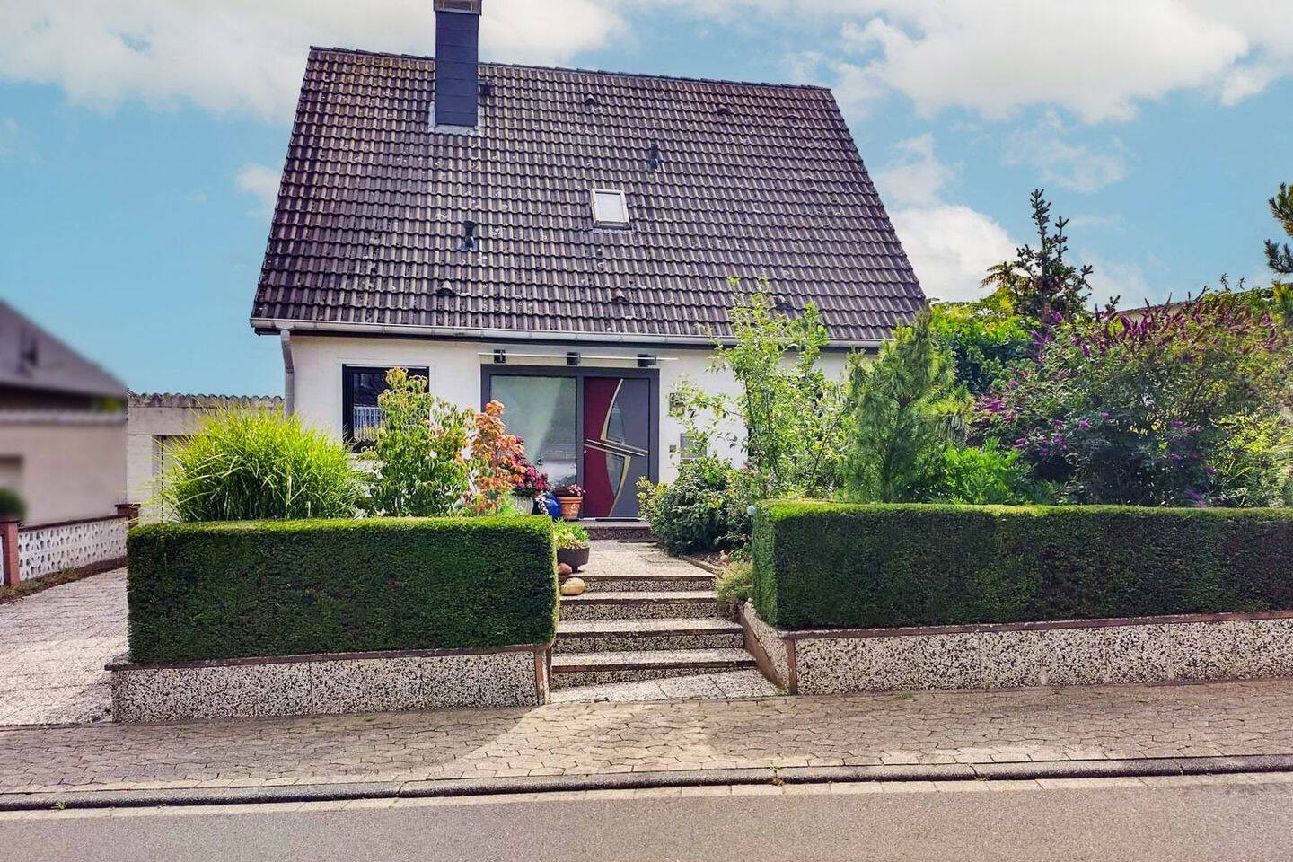 Im Grünen wohnen: Einfamilienhaus mit Charme in ruhiger Lage von Vettweiß, 52391 Vettweiß